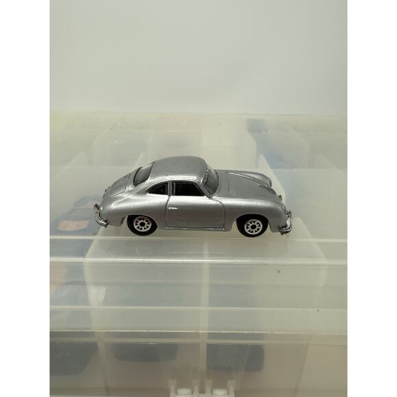 Porsche 356A Silver Sport Coupe Maisto 1/64 Die Cast Very Nice Condition - Picture 2 of 7